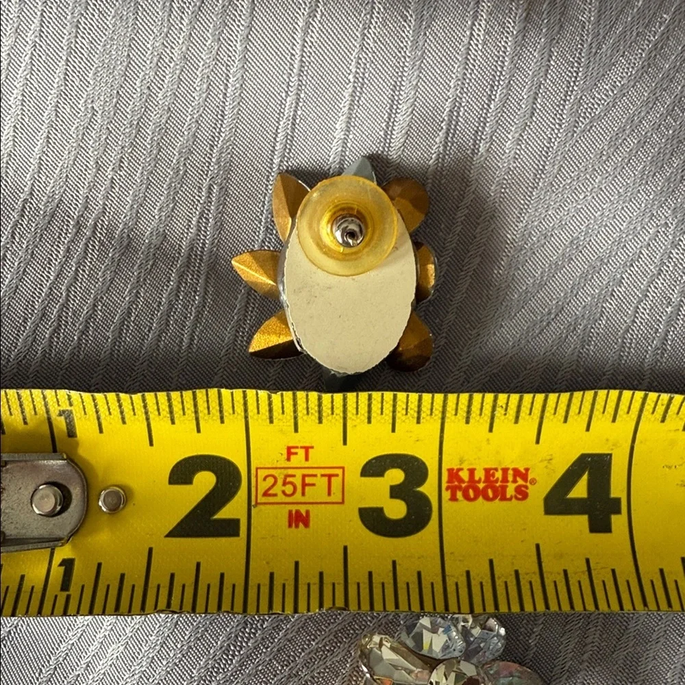 80's Elegant Crystal Floral Earrings - Picture 5 of 5